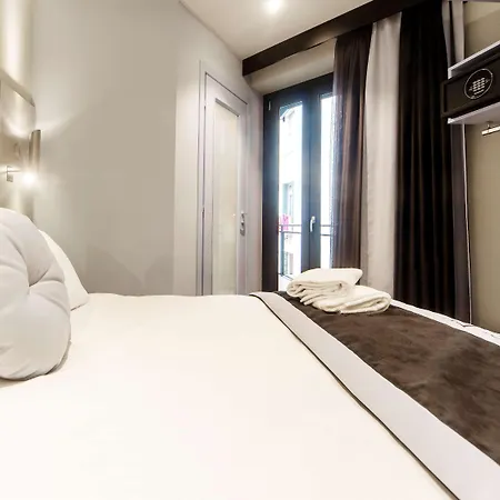 Boutique Richelieu, Gare Part-dieu Otel Lyon